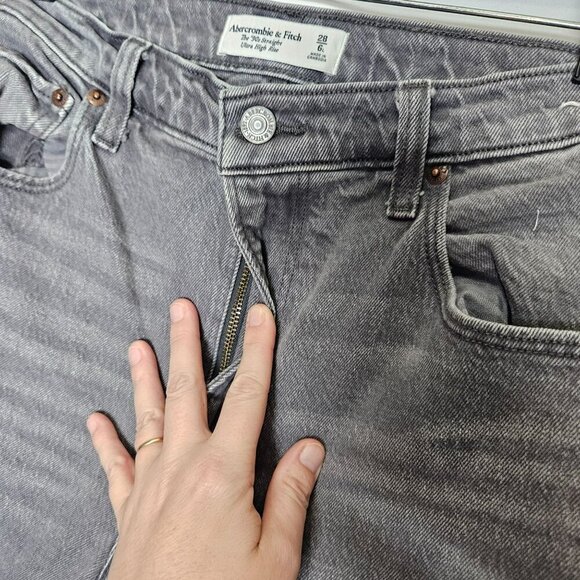 Abercrombie & Fitch‎ Women's 90s Straight Ultra High Rise Jeans 28/6 Long Gray - Picture 6 of 16